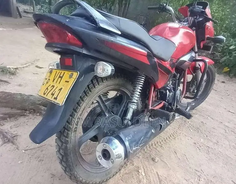 Hero-Honda Glamour 2011 Motorbike (Used)