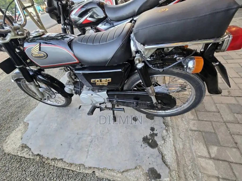 Honda Cd 90 2000 Motorbike (Used)