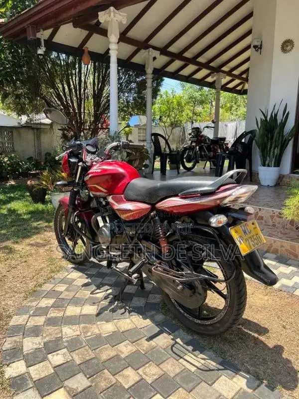 Bajaj Discover 2010 Motorbike (Used)