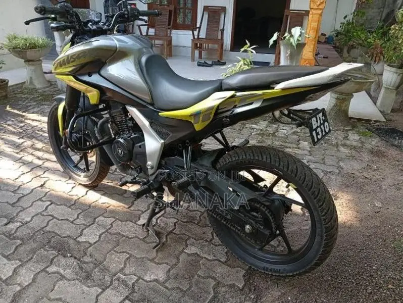 Bajaj Pulsar 2025 Motorbike (Used)