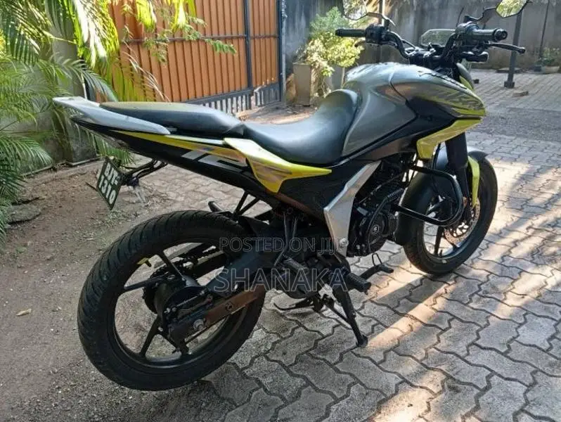 Bajaj Pulsar 2025 Motorbike (Used)