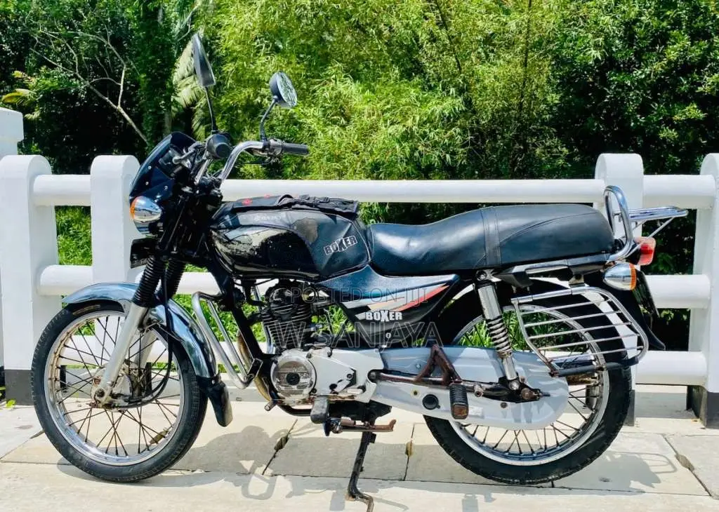 Bajaj Boxer CT Deluxe 2004 Motorbike (Used)