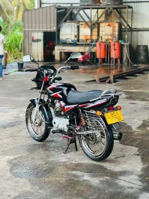 Bajaj CT-100 2017 Motorbike (Used)