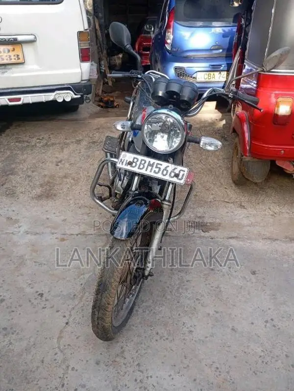 Kinetic Boss 2015 Motorbike (Used)