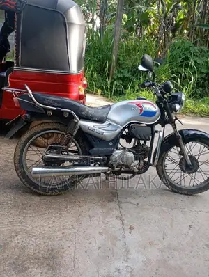 Kinetic Boss 2015 Motorbike (Used)