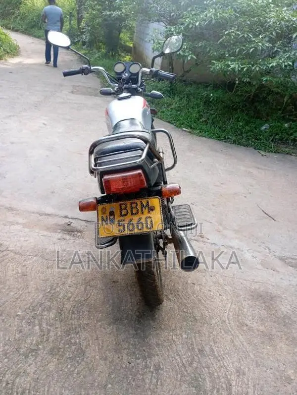 Kinetic Boss 2015 Motorbike (Used)