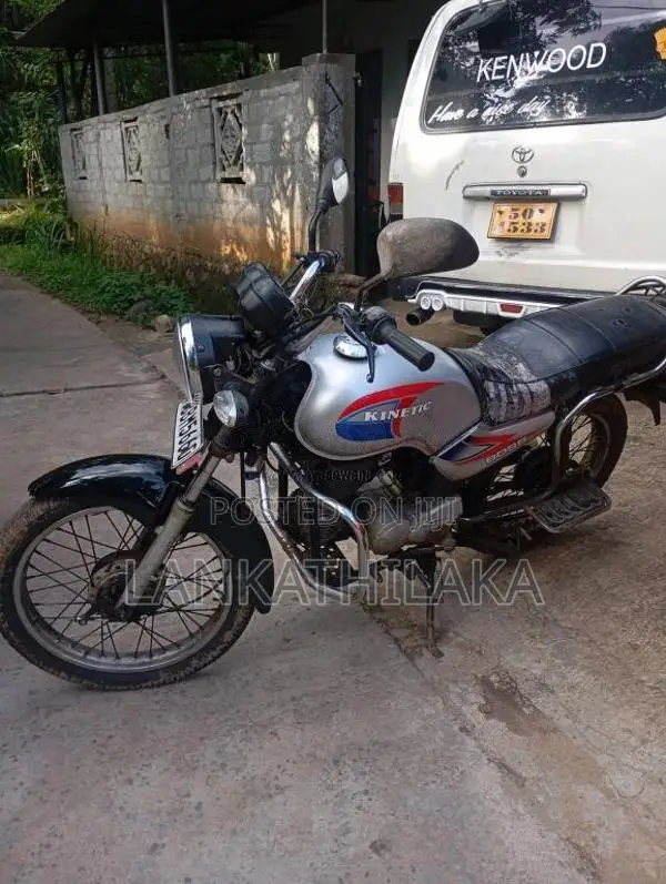 Kinetic Boss 2015 Motorbike (Used)