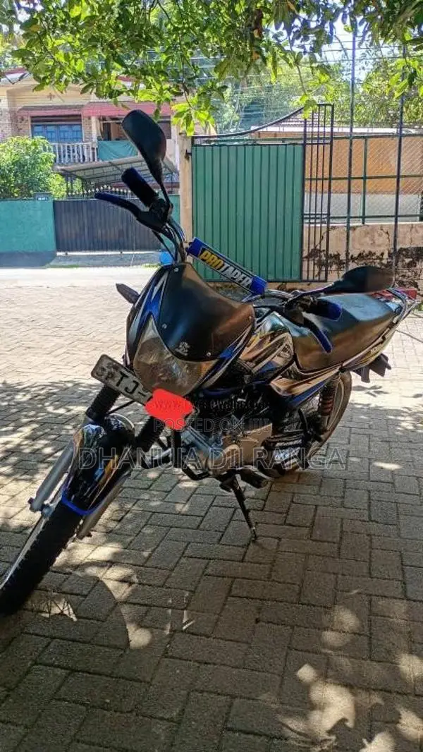 Bajaj CT-100 2010 Motorbike (Used)