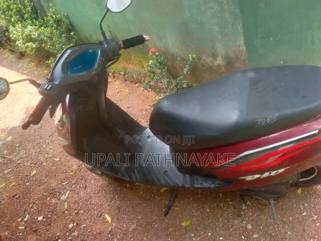 Honda Dio 2011 Motorbike (Used)