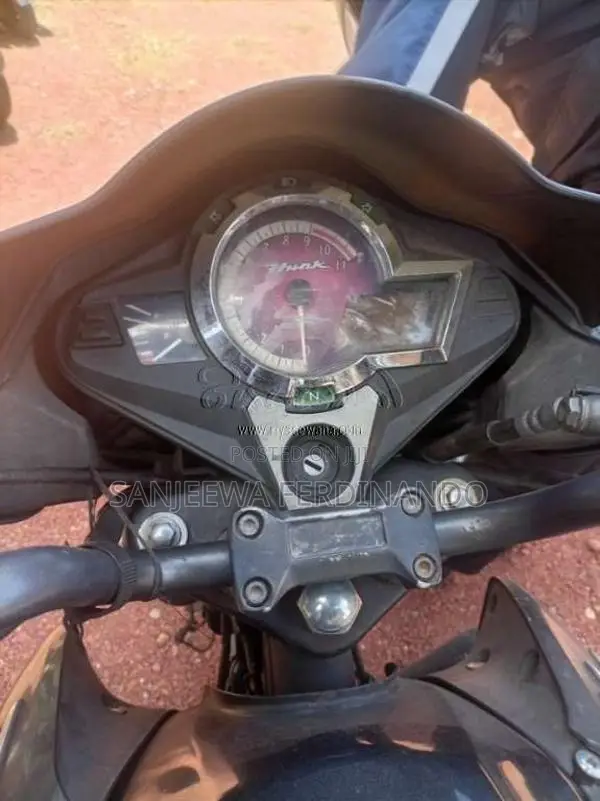 Hero-Honda Hunk 2011 motorcycle (Used)