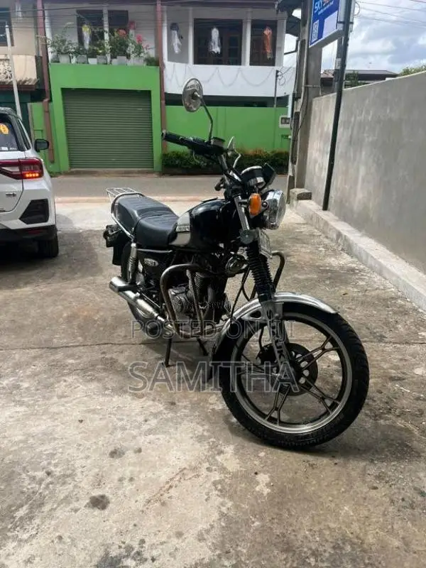 Suzuki GN125 2003 Motorbike (Used)