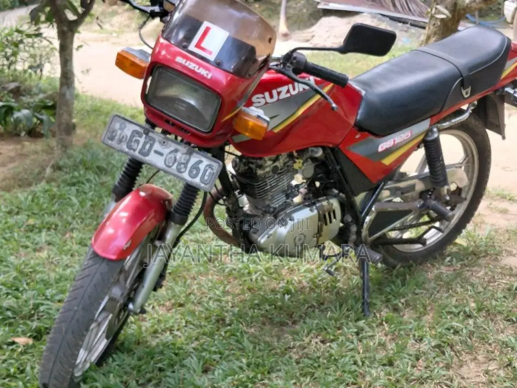 Suzuki GS125 2000 Motorbike (Used)