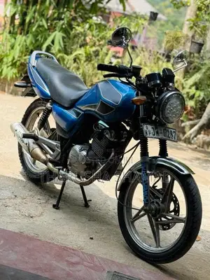 Suzuki EN 125 2005 Motorbike (Used)