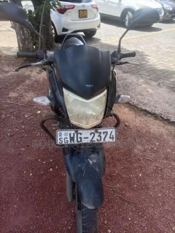 Hero-Honda Hunk 2011 motorcycle (Used)