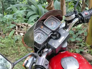 Suzuki GS125 2000 Motorbike (Used)