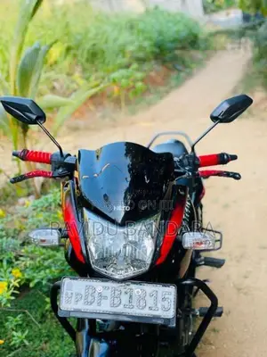Hero Hunk 2017 Motorbike (Used)