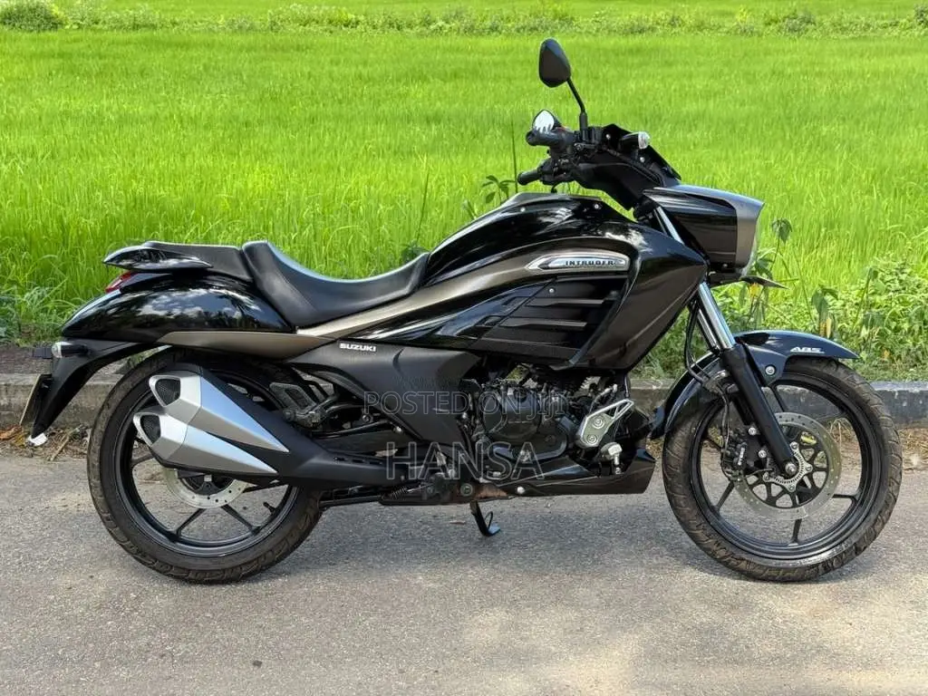 Suzuki Intruder EFI 2018 Motorbike (Used)