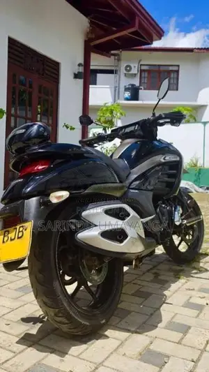 Suzuki Intruder 2021 Motorbike (Used)