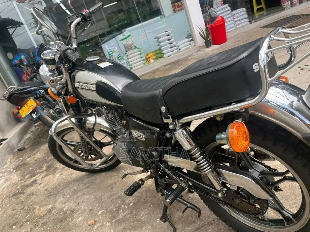 Suzuki GN125 2003 Motorbike (Used)