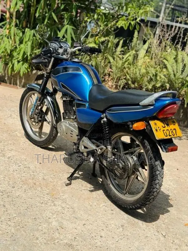 Suzuki EN 125 2005 Motorbike (Used)