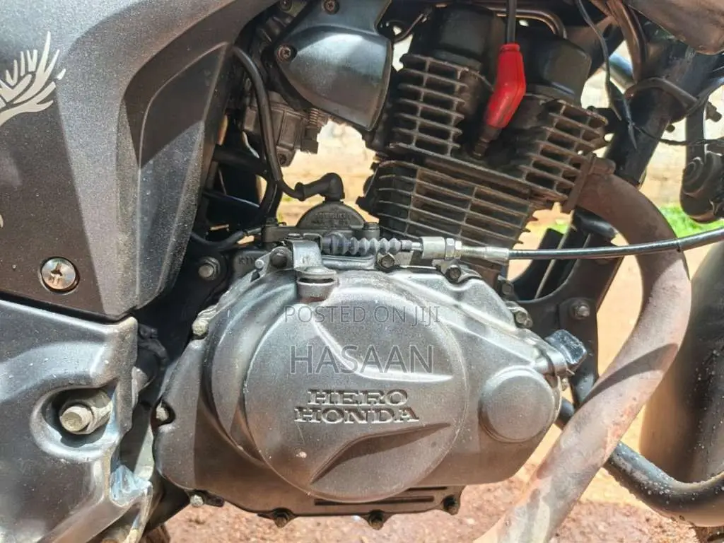 Hero Hunk 2012 Motorbike (Used)