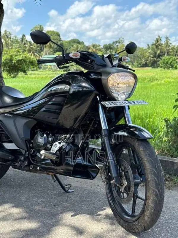 Suzuki Intruder EFI 2018 Motorbike (Used)