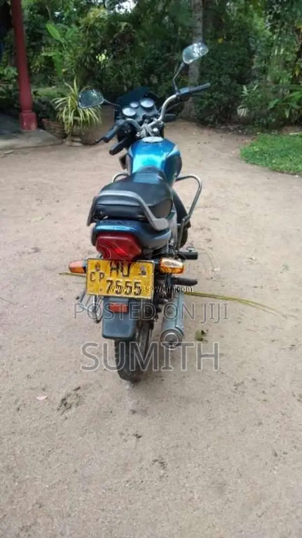 Bajaj Caliber 2004 Motorbike (Used)