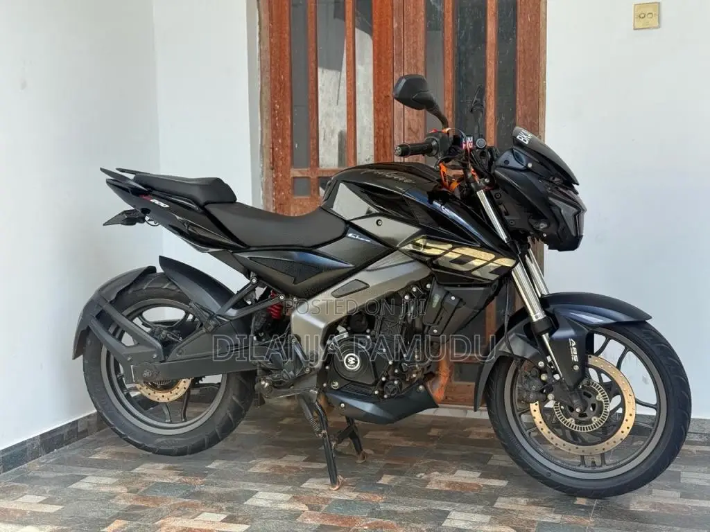 Bajaj Pulsar NS200 2025 Motorbike (Used)