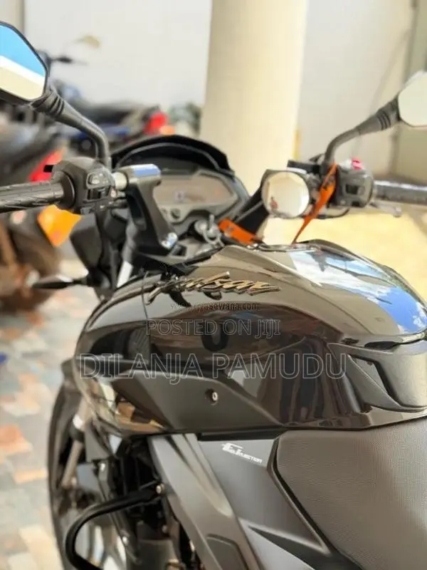 Bajaj Pulsar NS200 2025 Motorbike (Used)