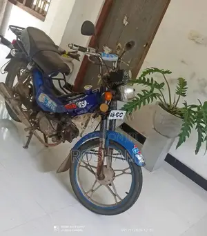 Kinetic Safari 2013 Motorbike (Used)