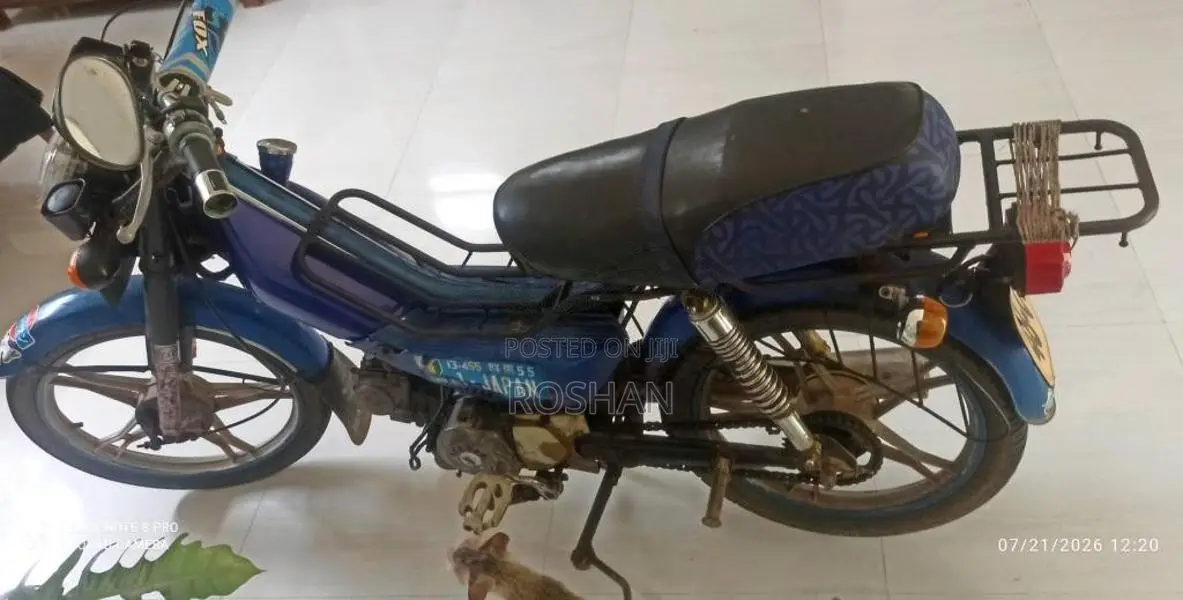 Kinetic Safari 2013 Motorbike (Used)