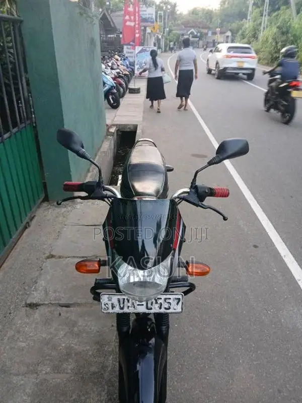 Bajaj Platina 2010 Motorbike (Used)