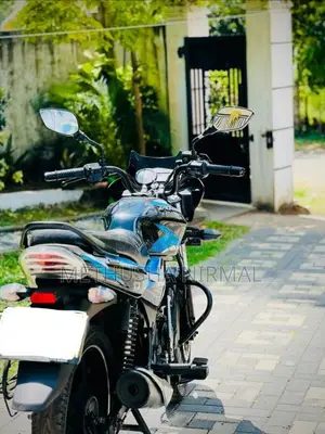 Bajaj Discover 125 2024 Motorbike (Used)