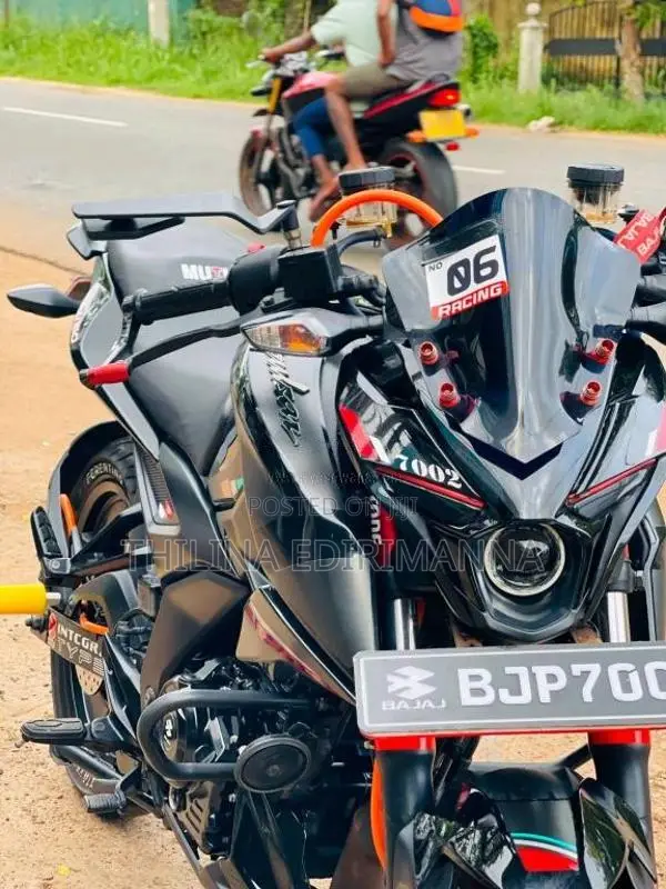 Bajaj Pulsar 2025 Motorbike (Used)