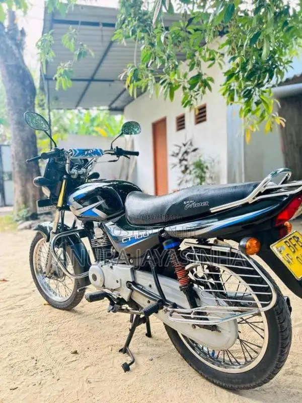 Bajaj CT-100 2017 Motorbike (Used)
