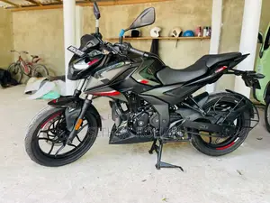 Bajaj Pulsar N160 2025 Motorbike (Used)