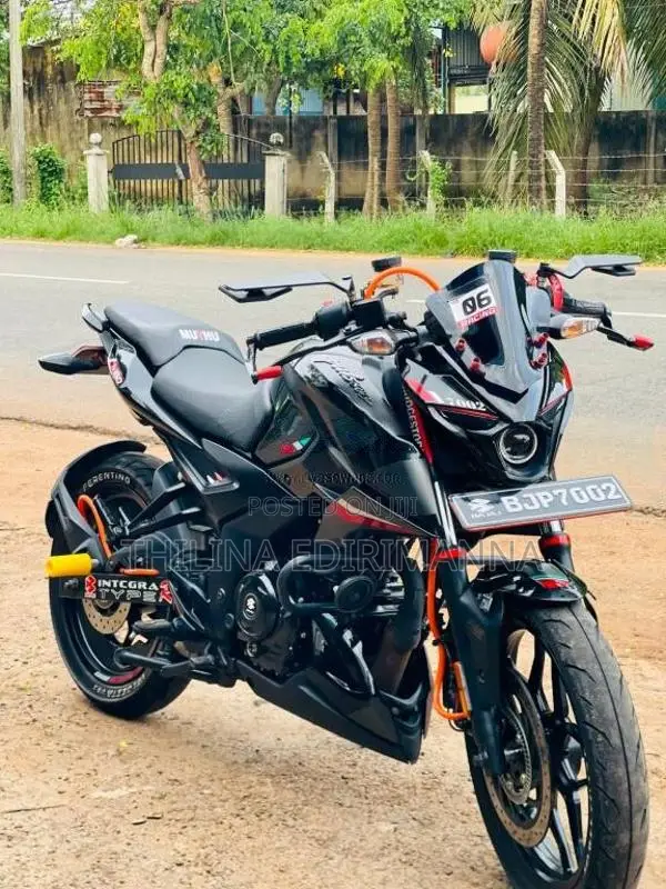 Bajaj Pulsar 2025 Motorbike (Used)