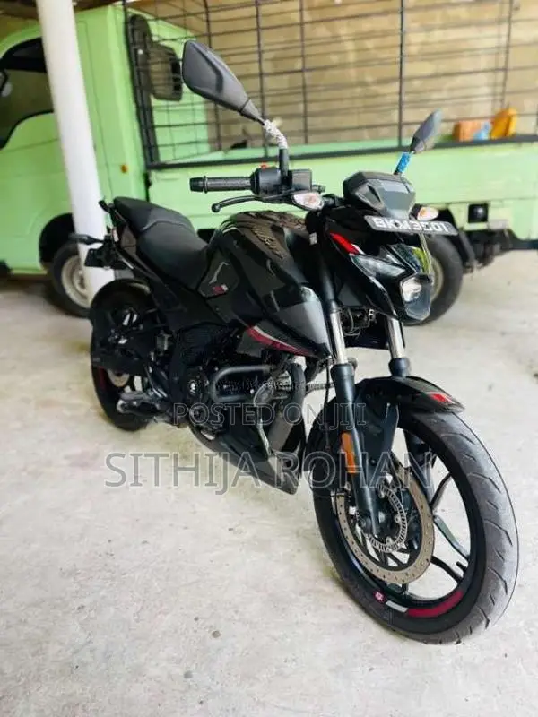 Bajaj Pulsar N160 2025 Motorbike (Used)