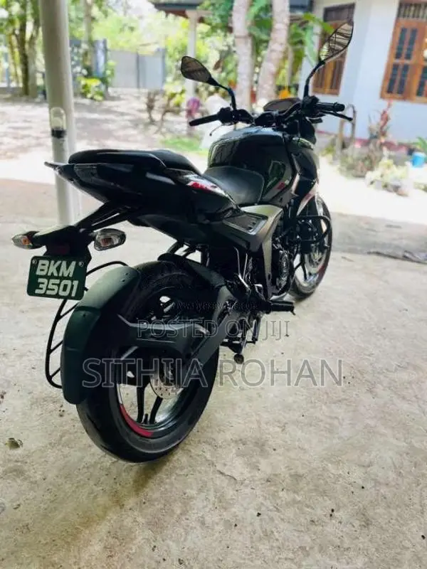 Bajaj Pulsar N160 2025 Motorbike (Used)