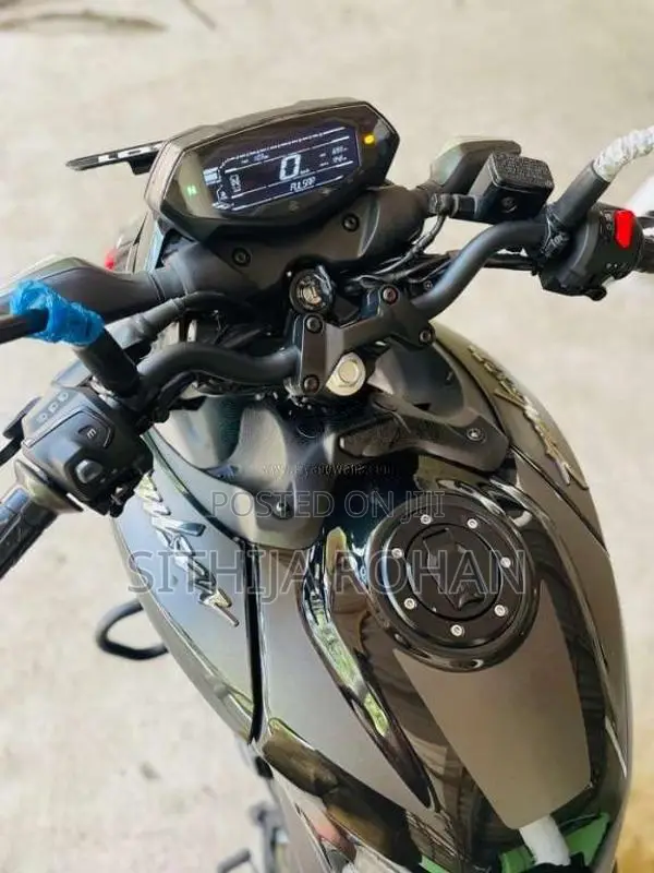 Bajaj Pulsar N160 2025 Motorbike (Used)