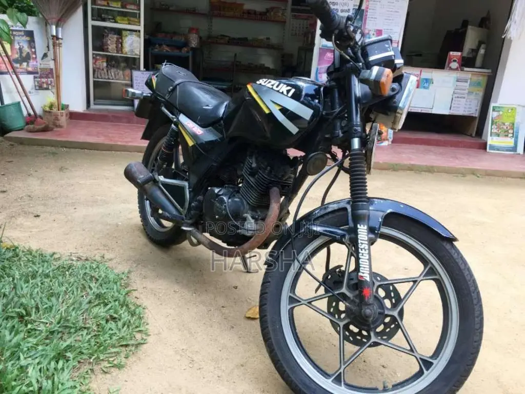 Suzuki GS125 2002 Motorbike (Used)