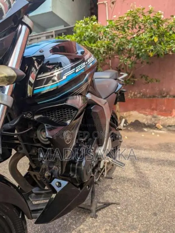 Yamaha FZ 2016 Motorbike (Used)