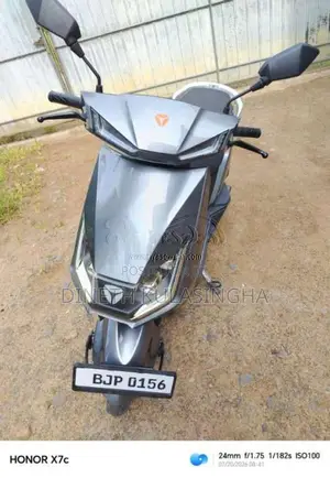 Yadea T5 2025 Motorbike (Used)