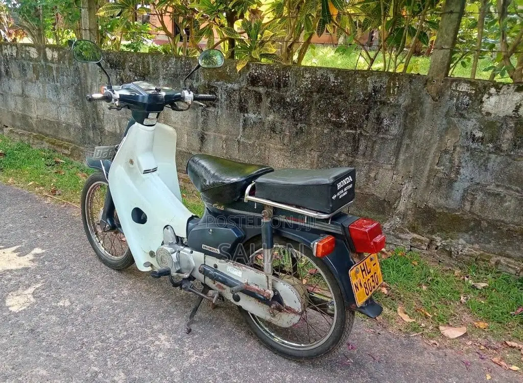 Honda Super Cub Custom 50 2004 Motorbike (Used)