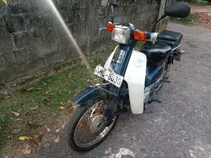 Honda Super Cub Custom 50 2004 Motorbike (Used)