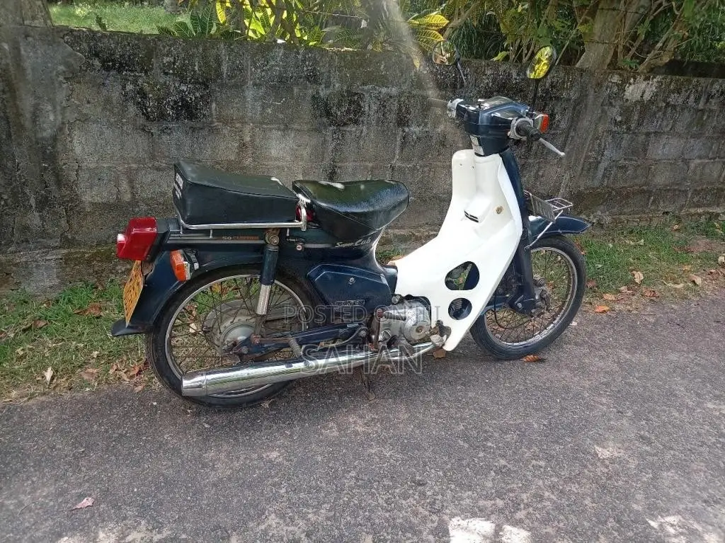 Honda Super Cub Custom 50 2004 Motorbike (Used)