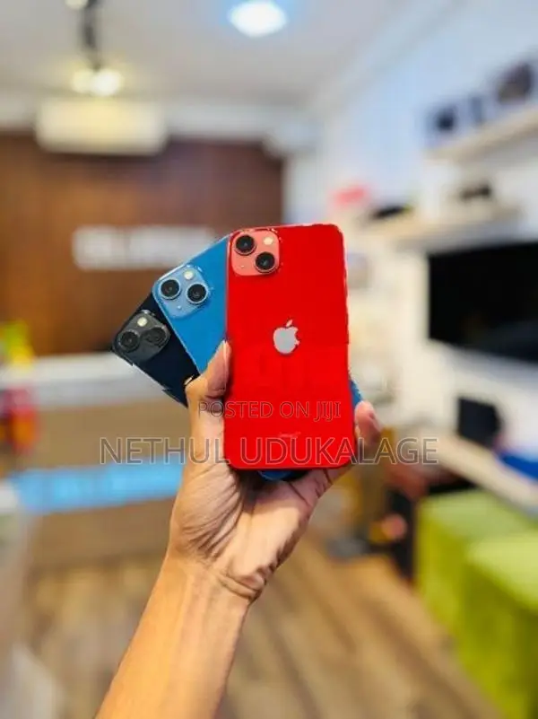 Apple iPhone 13 128GB Red (Used)