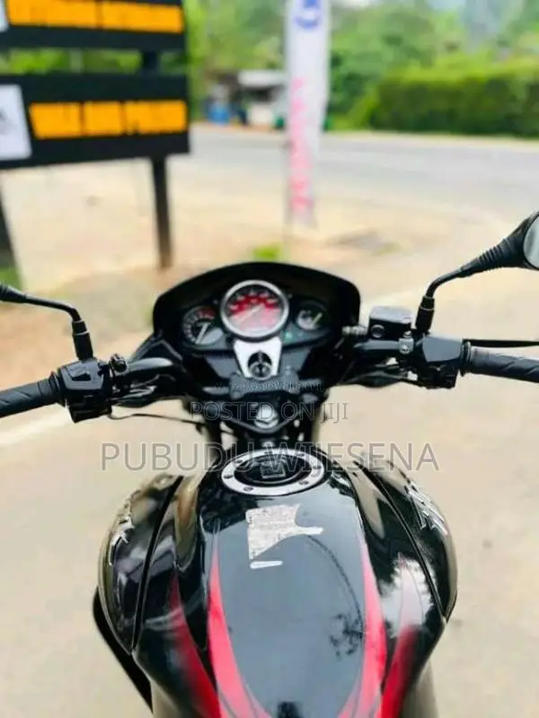 Hero-Honda Hunk 2010 Motorbike (Used)