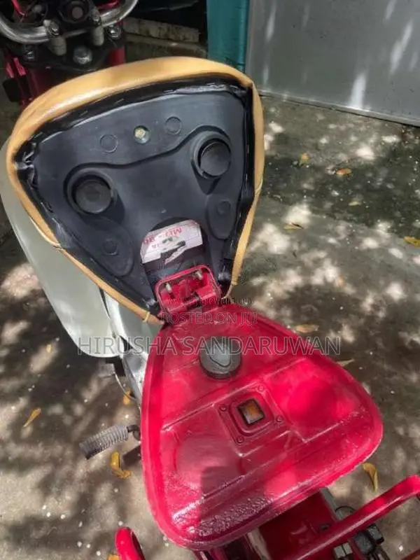 Honda MD 70 1993 Motorbike (Used)
