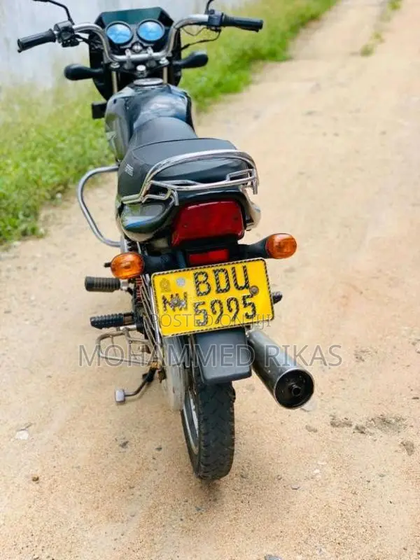 Bajaj CT-100 2016 Motorbike (Used)